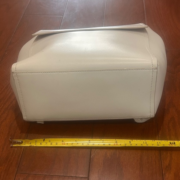 Kate Spade Flap Leather Backpack Light Gray/Taupe with Pink Interior Cute Preppy main image 5